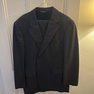 Men’s Brook’s Brother’s, full suit size 44R. Pants size 38. Hemmed to 30.
